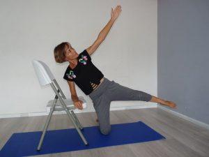 Apprenons à bien étirer nos muscles du fessier avec Isabelle Balland