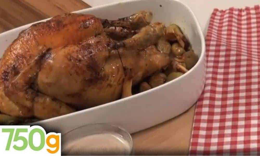 Cette recette de chapon aux girolles et sa sauce foie gras va ravir vos papilles à Noël