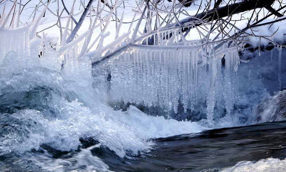 L’eau froide possède plusieurs vertus souvent méconnues -notamment pour les seniors.